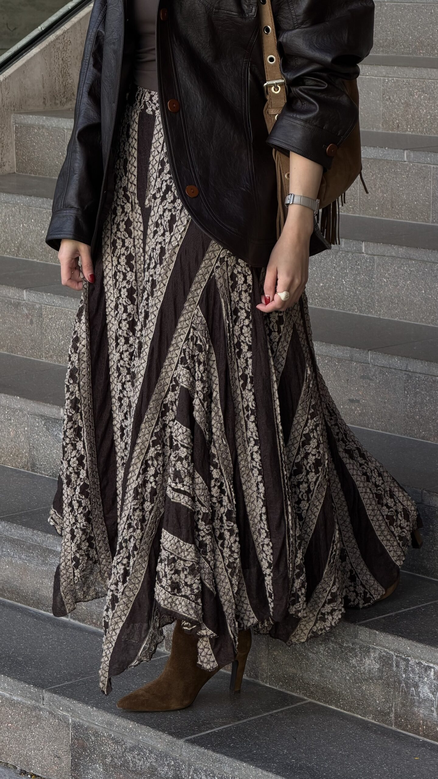 0-A Leather jacket with lace skirt - الصورة 2