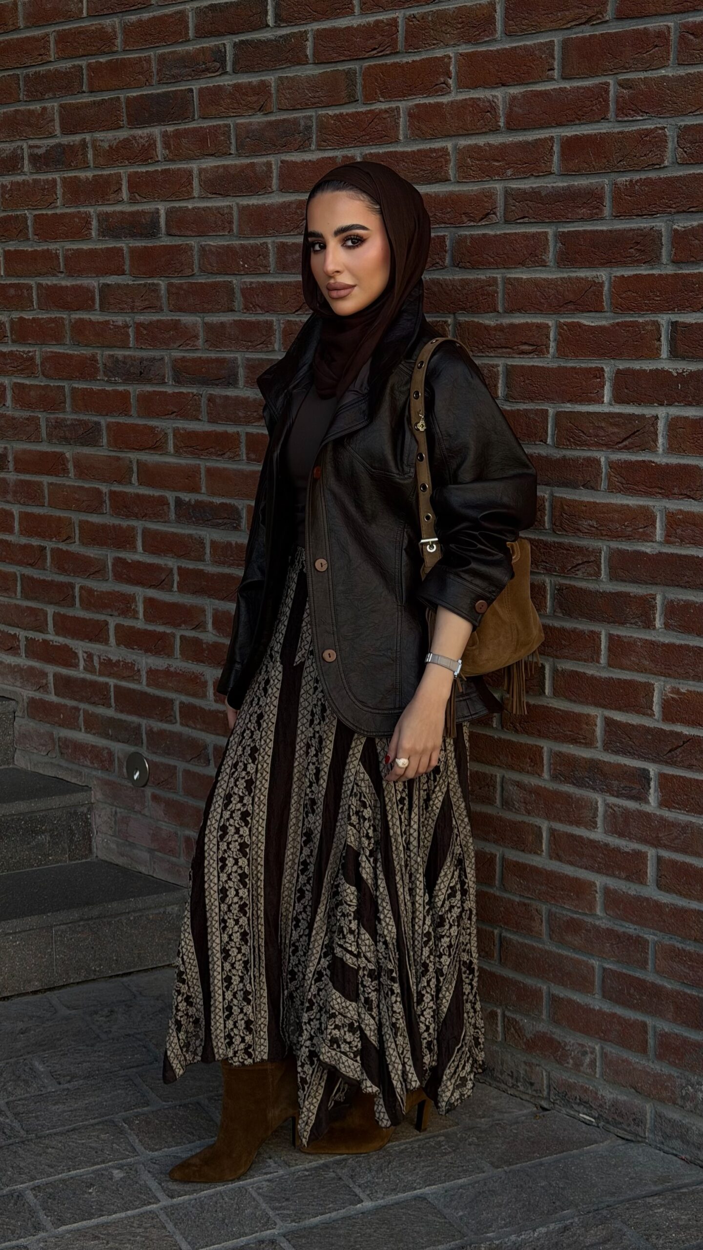 0-A Leather jacket with lace skirt - الصورة 7