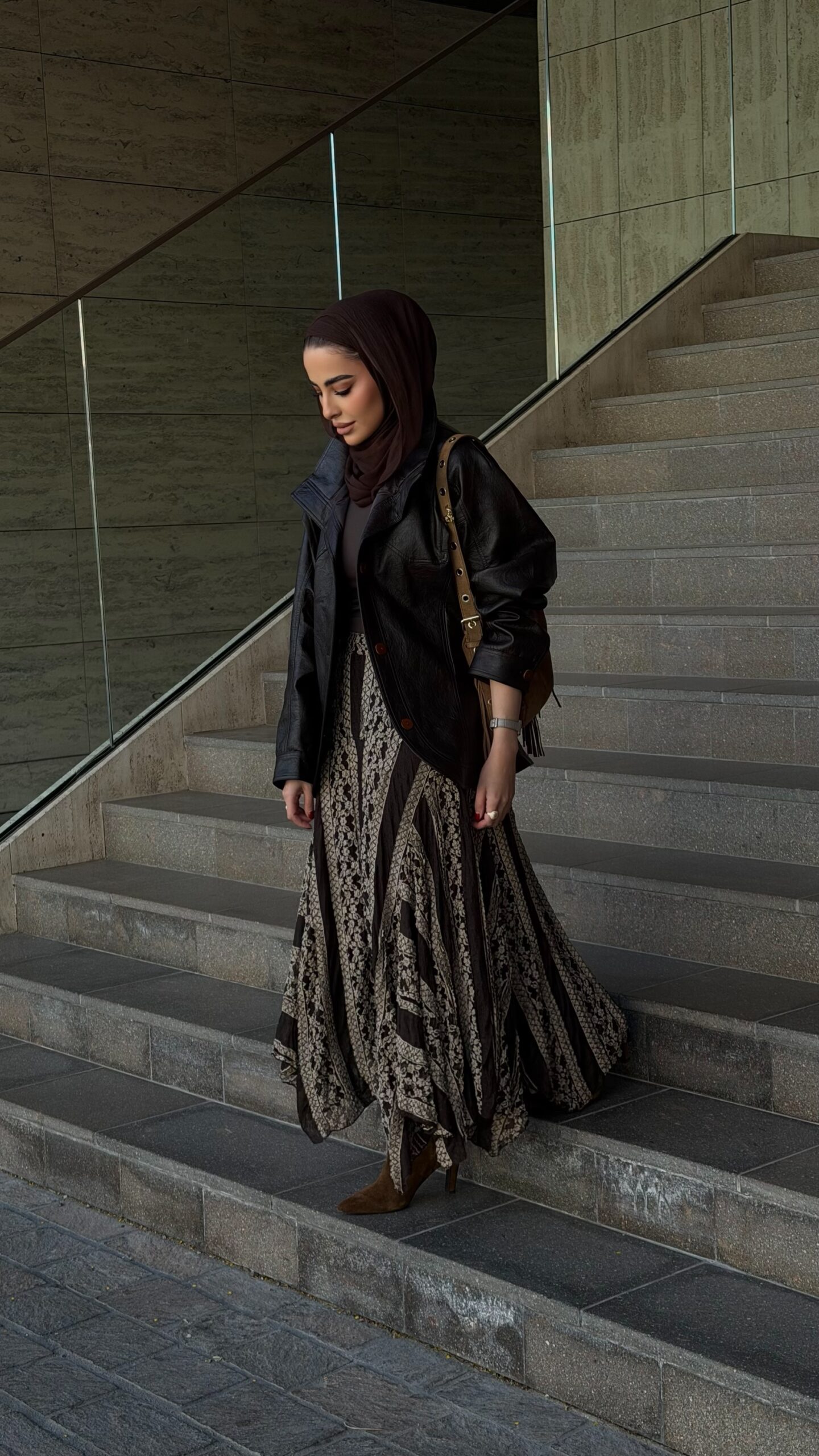 0-A Leather jacket with lace skirt - الصورة 6