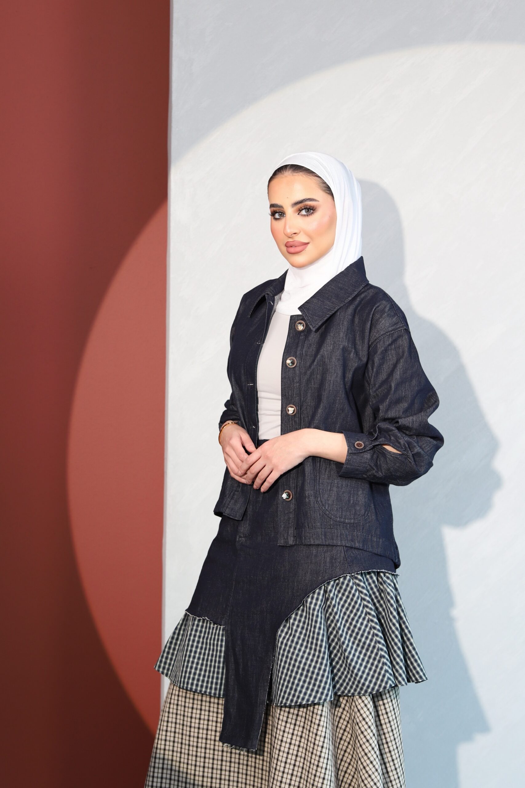 Layered denim skirt with jacket - الصورة 2