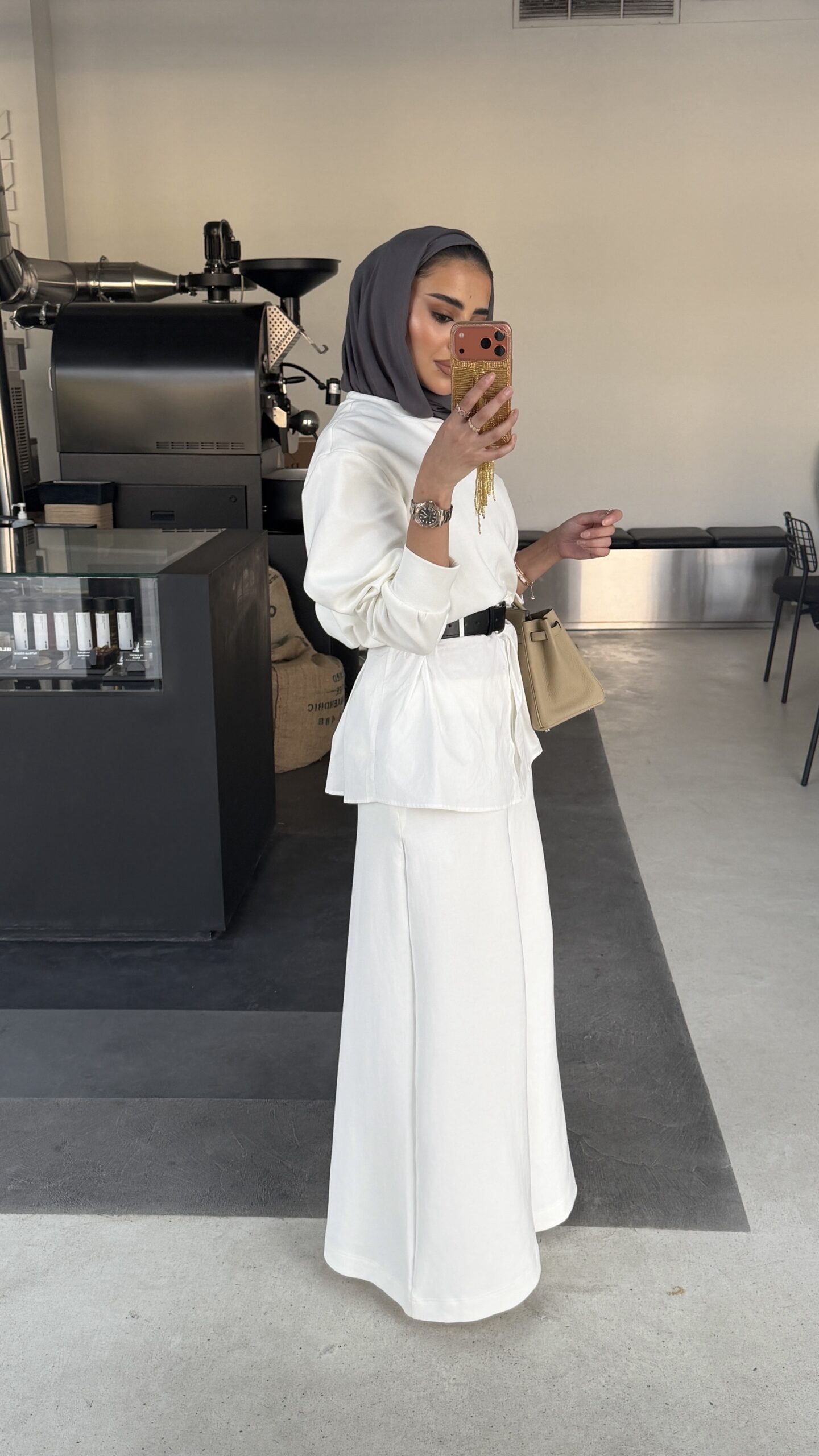 Belted cotton set in white - الصورة 7