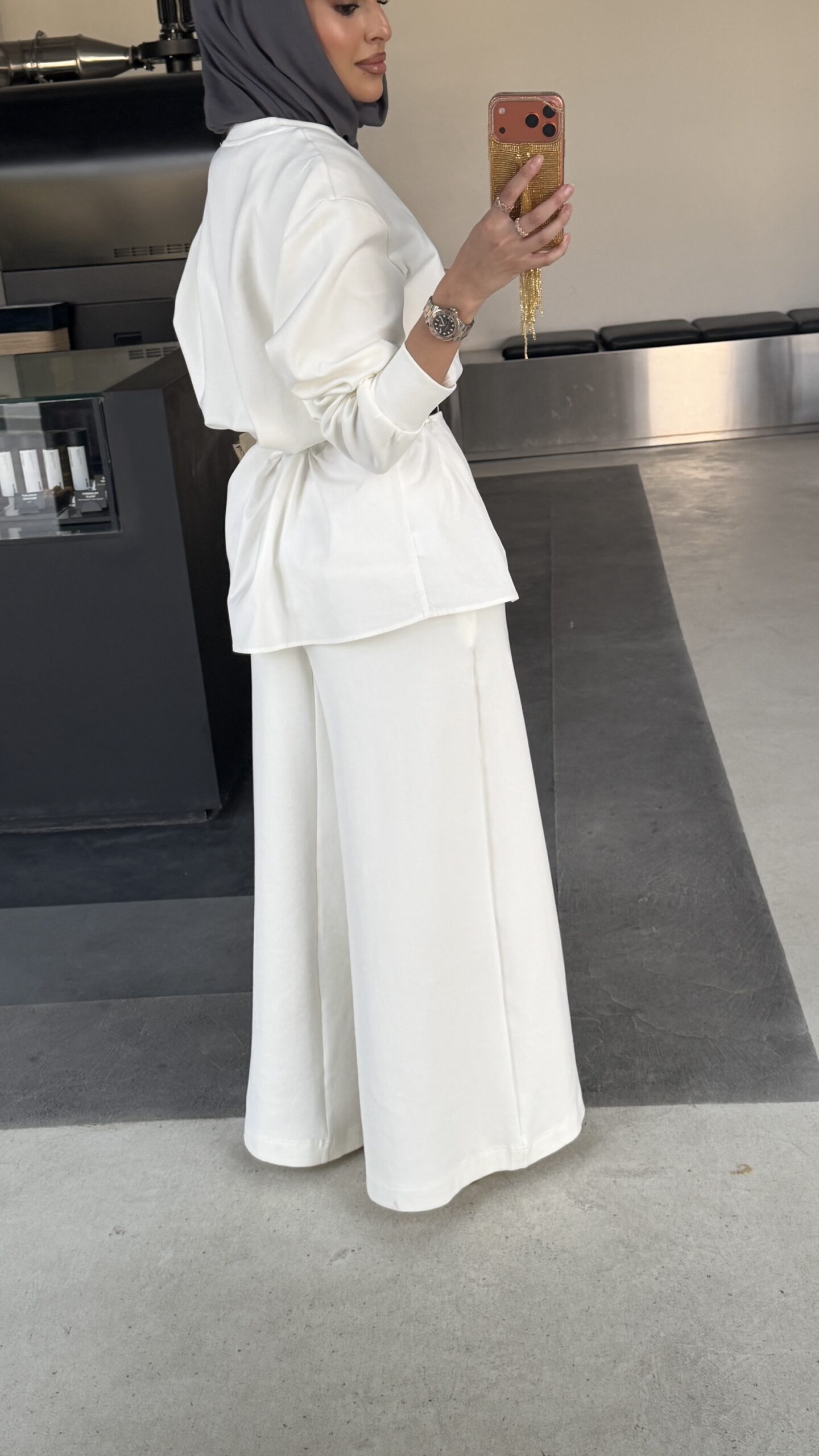 Belted cotton set in white - الصورة 13