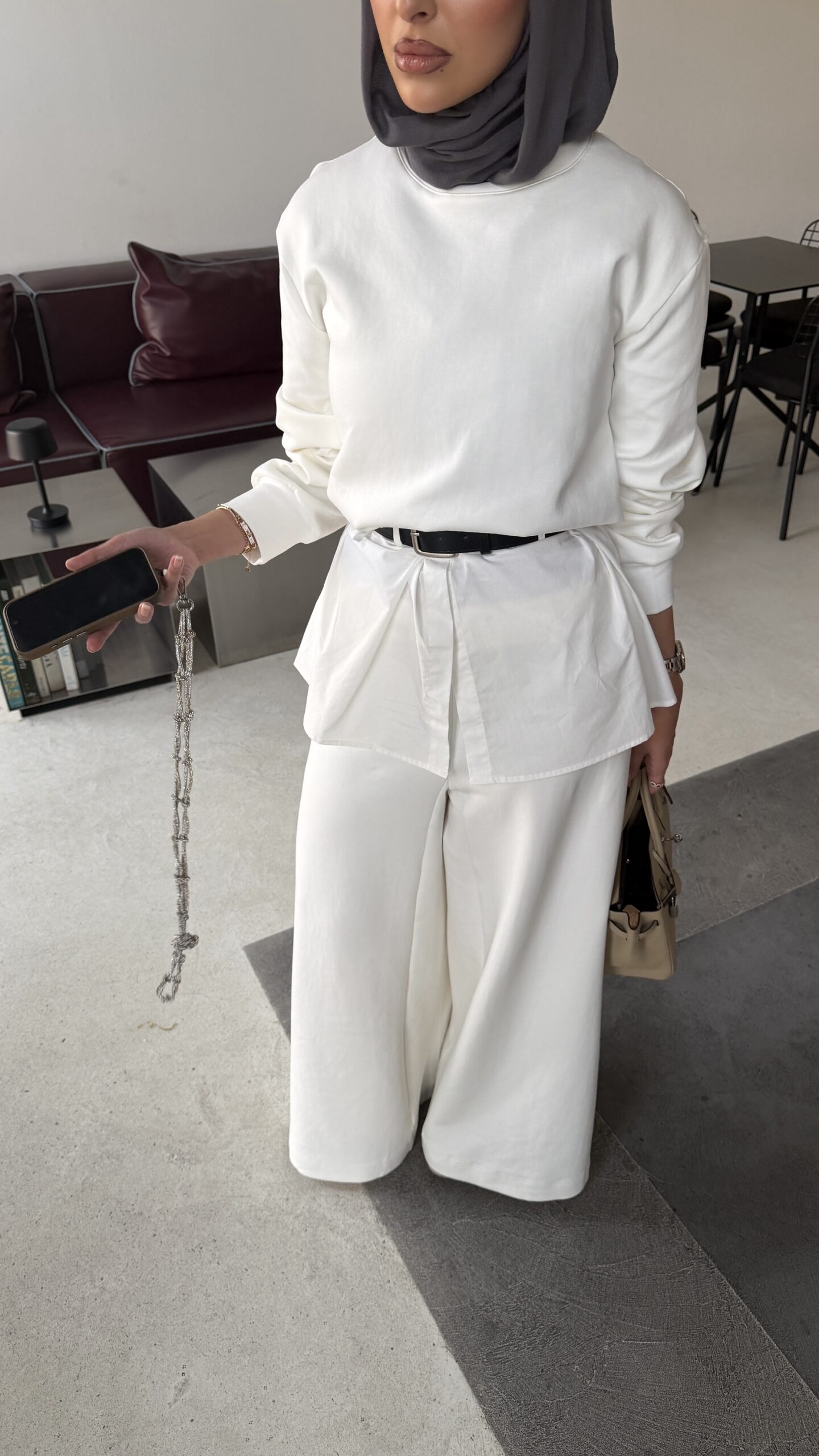 Belted cotton set in white - الصورة 2