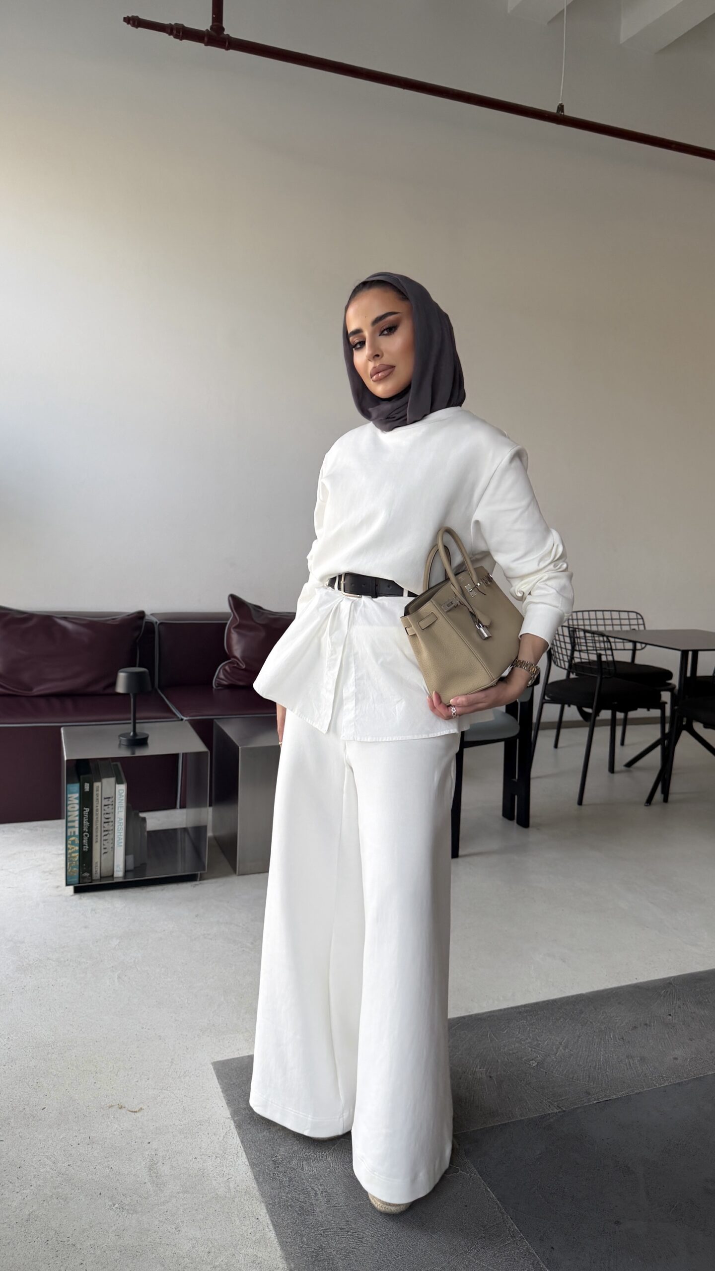 Belted cotton set in white - الصورة 10